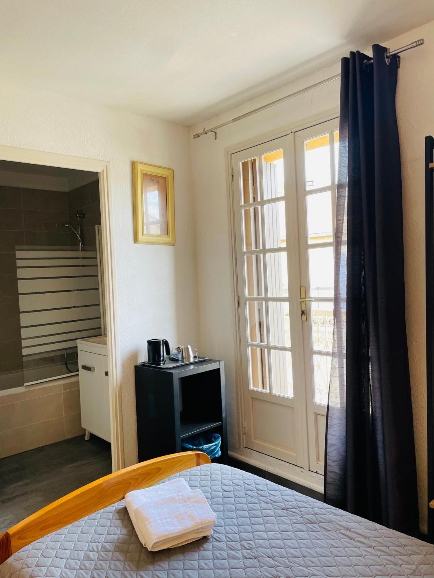 Hotel L'Escale Эг-Морт Экстерьер фото